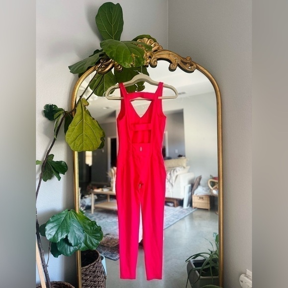 Free people movement pink jumpsuit Nwot Xs - Picture 2 of 2